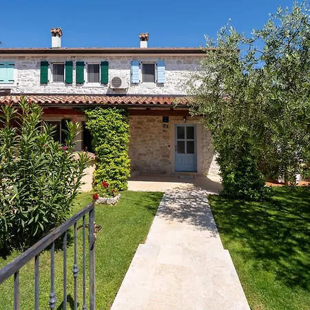 Ferienhaus Casa Olga Mit Eigenem Pool Und Garten Poreč