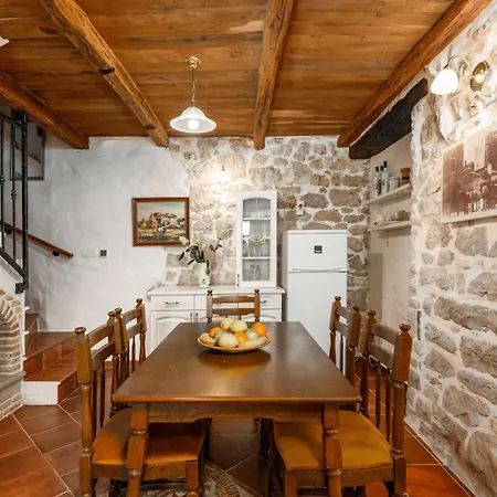 Casa Olga Mit Eigenem Pool Und Garten Porec