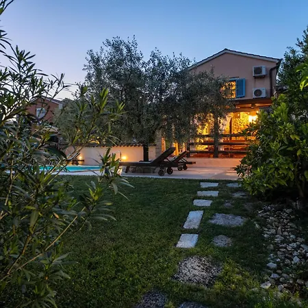 Casa Olga Mit Eigenem Pool Und Garten * Porec